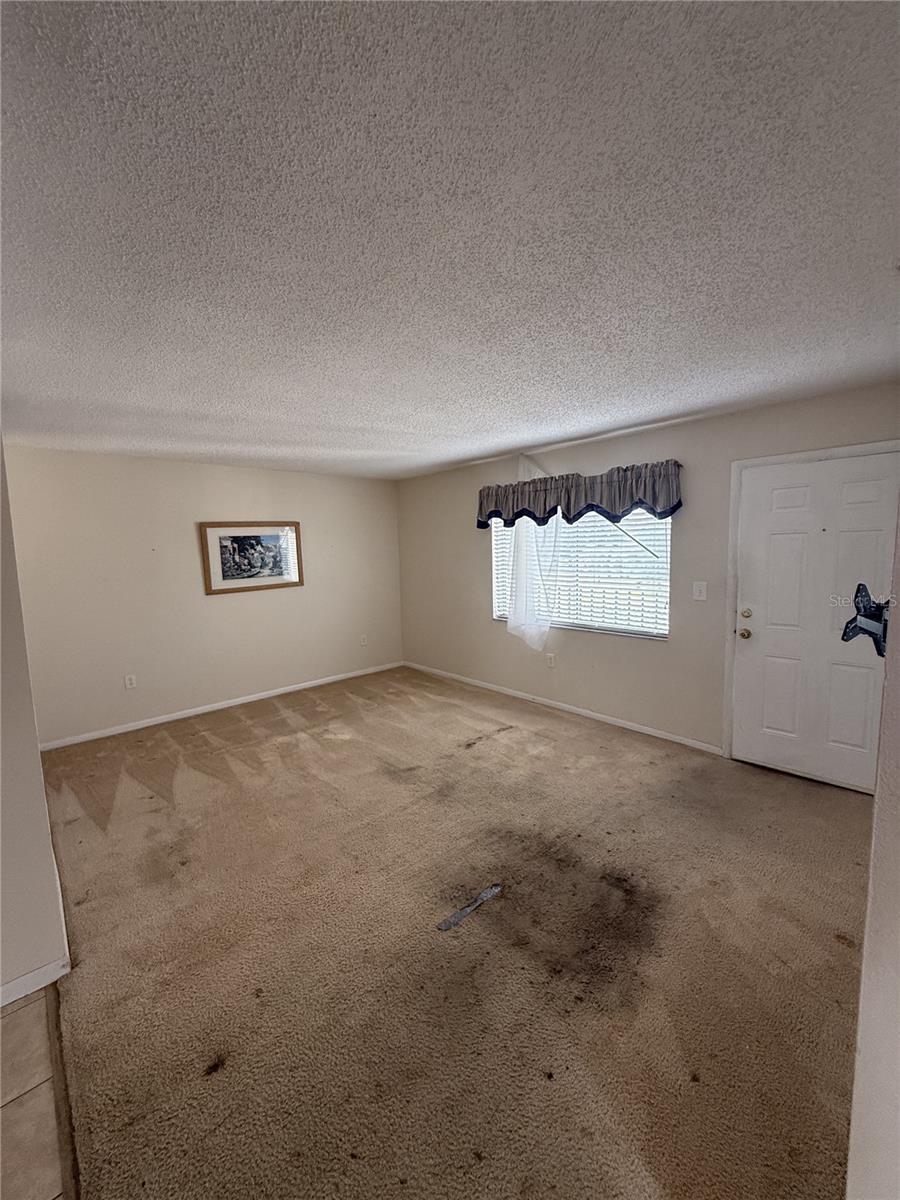 P4937161 Property Photo