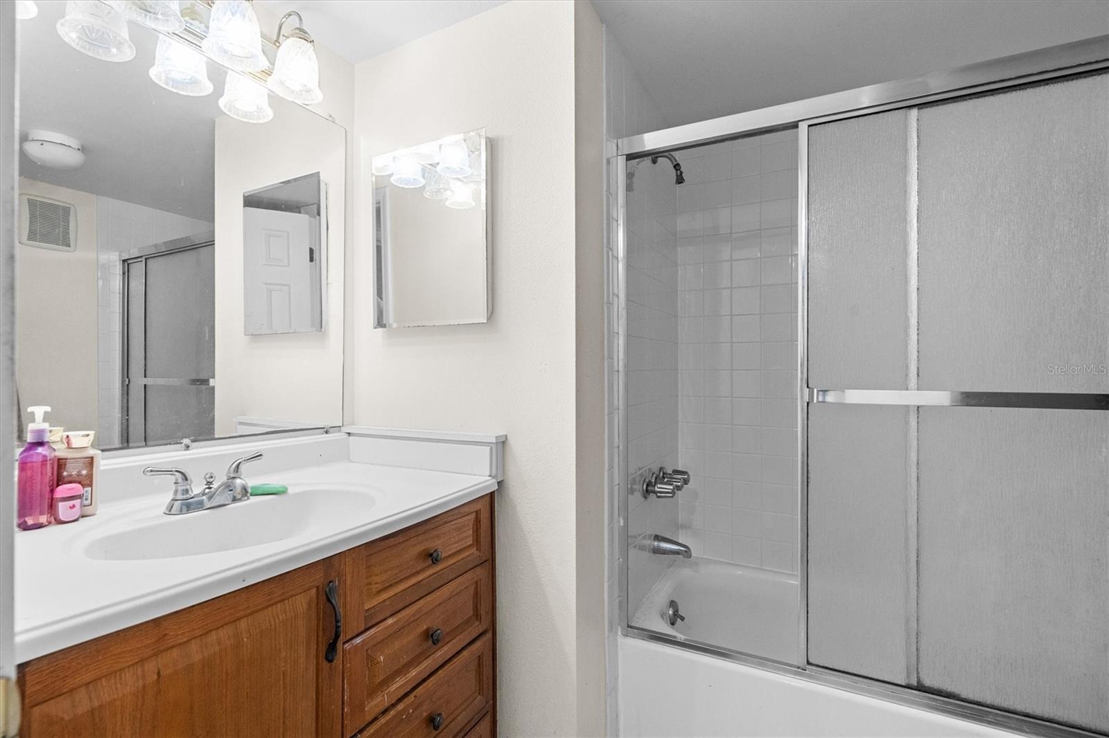 P4937161 Property Photo