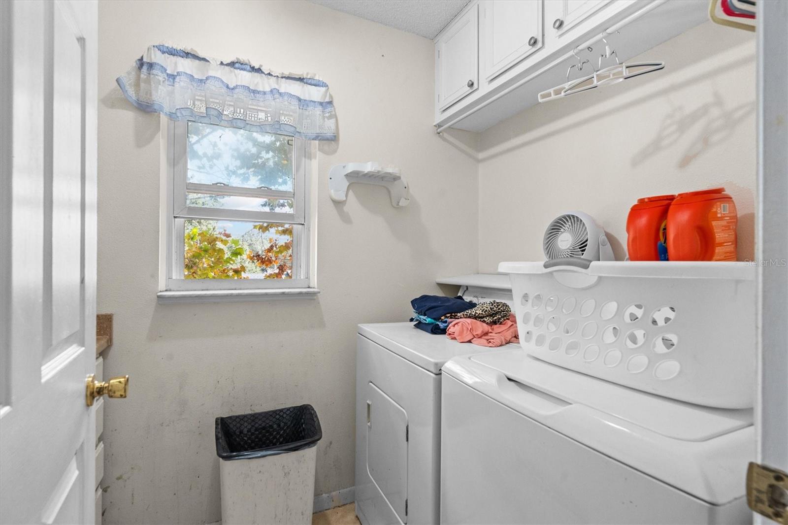 P4937161 Property Photo