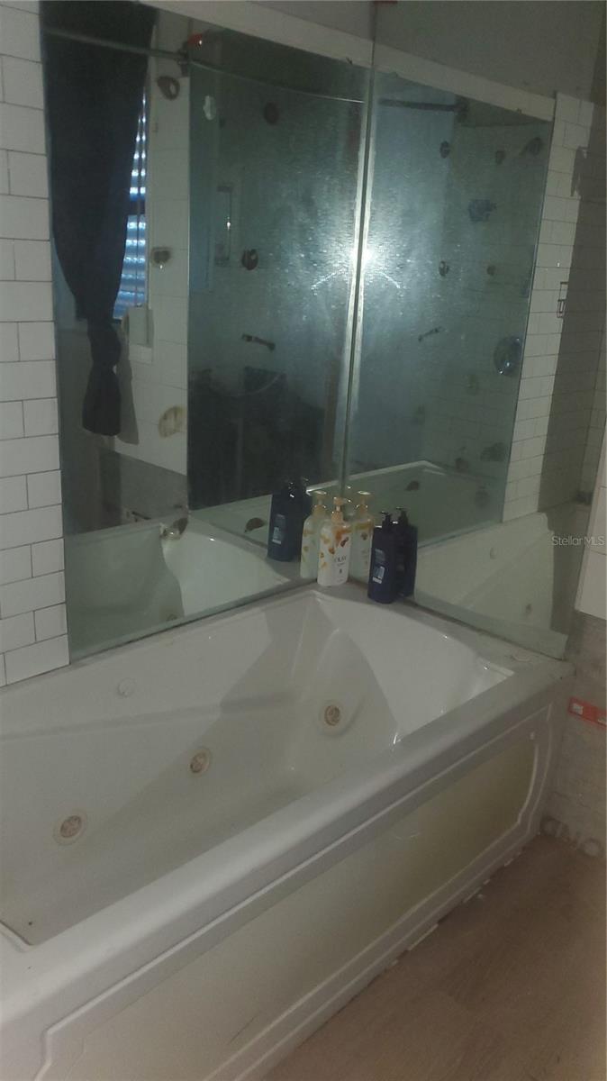 TB8452153 Property Photo