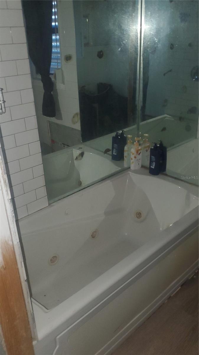 TB8452153 Property Photo