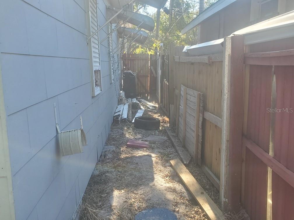 TB8452153 Property Photo