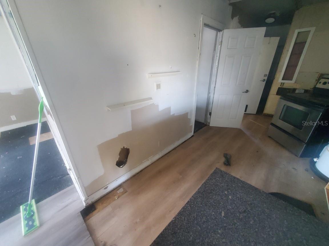 TB8452153 Property Photo