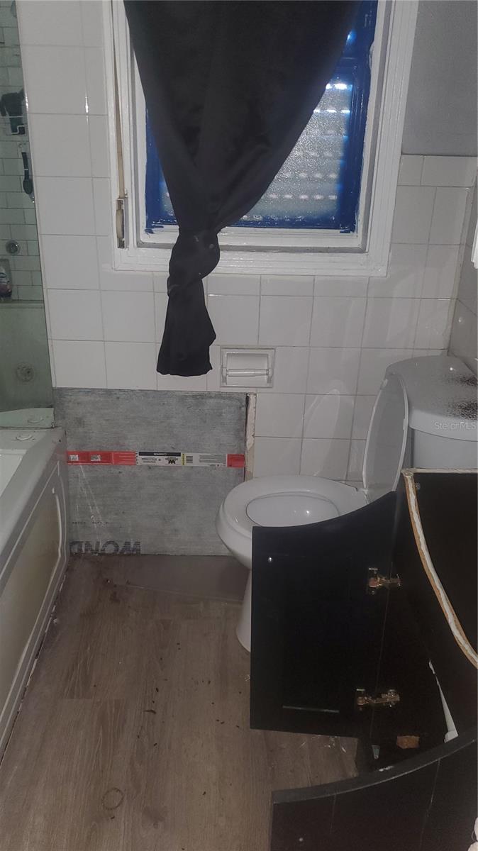 TB8452153 Property Photo