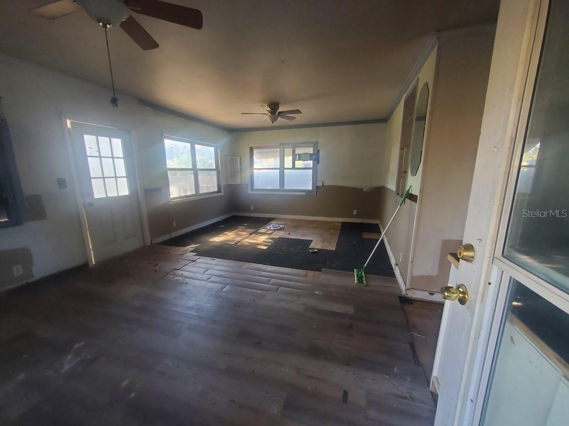 TB8452153 Property Photo