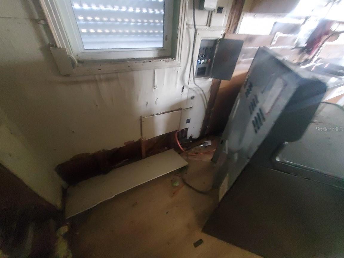 TB8452153 Property Photo