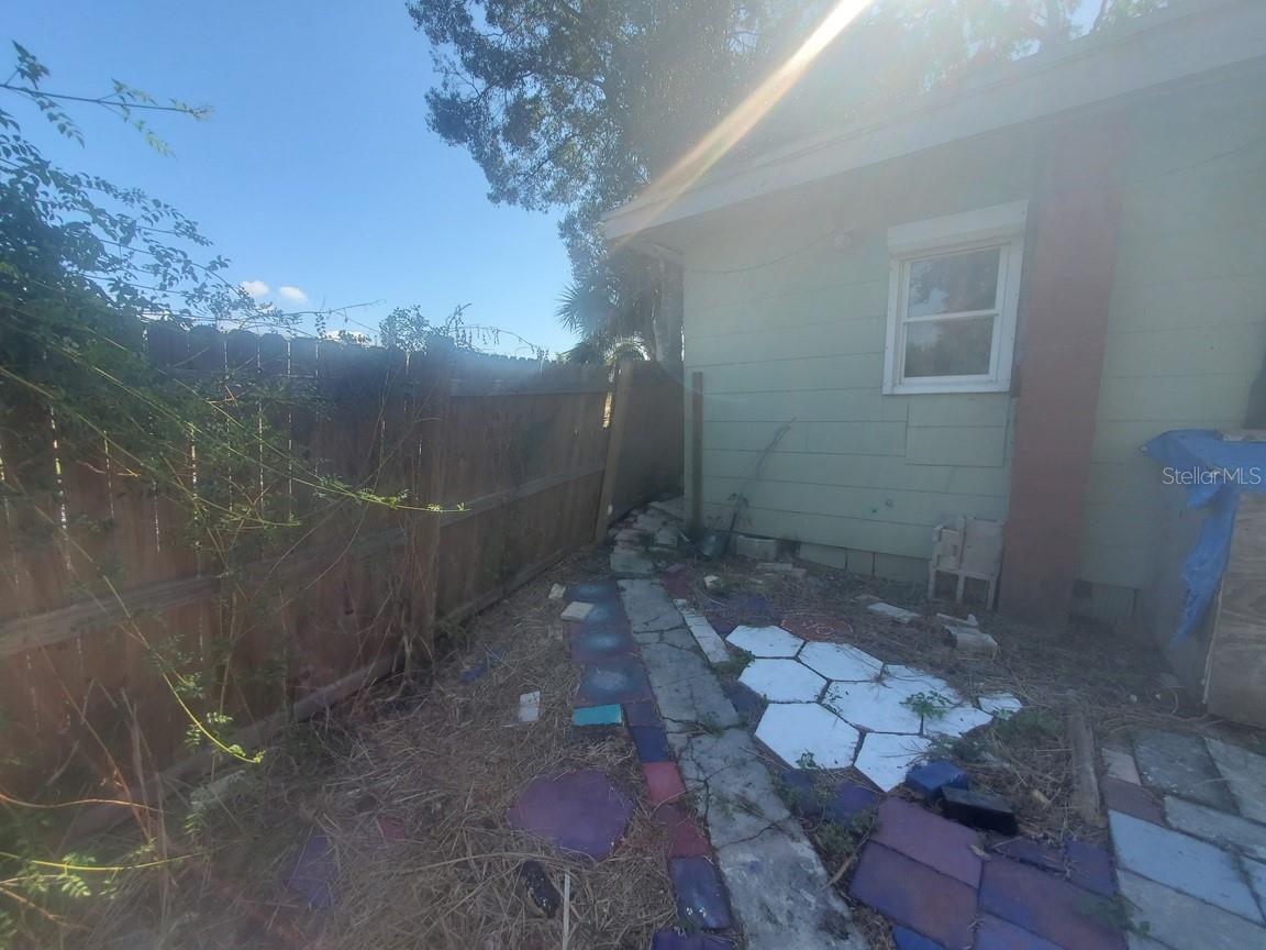 TB8452153 Property Photo