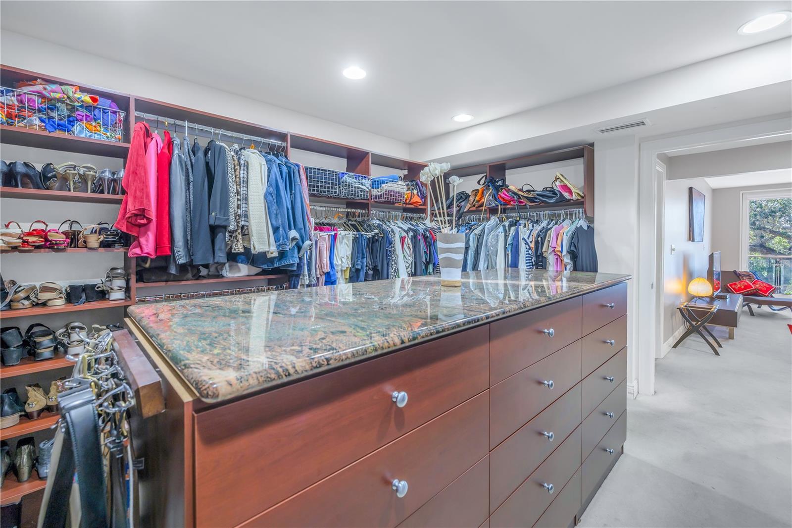 TB8452164 Property Photo