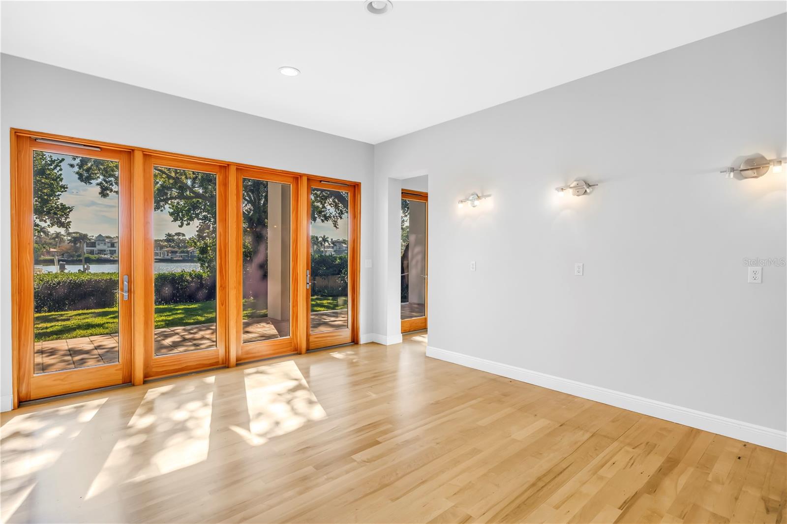 TB8452164 Property Photo