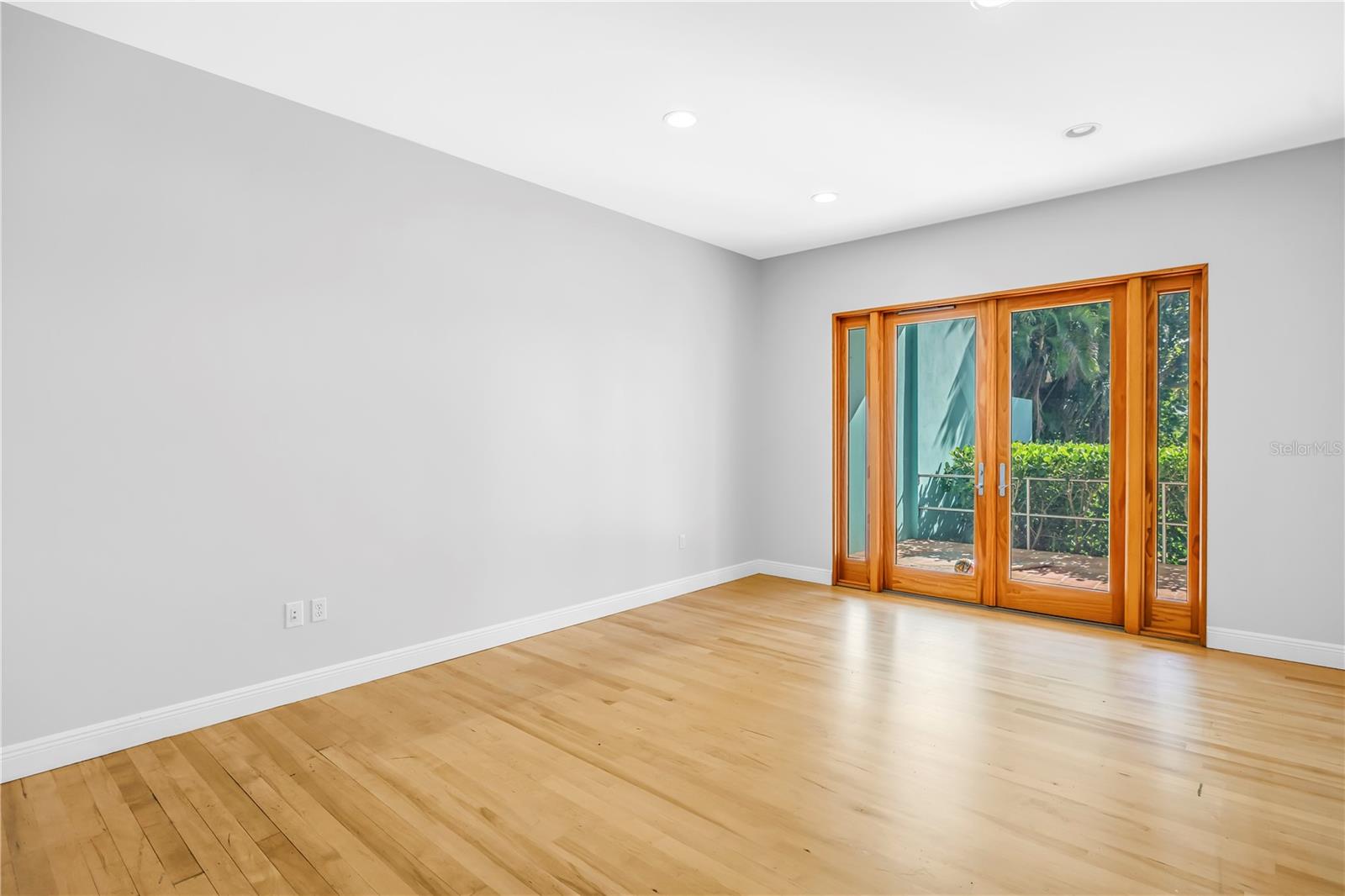 TB8452164 Property Photo