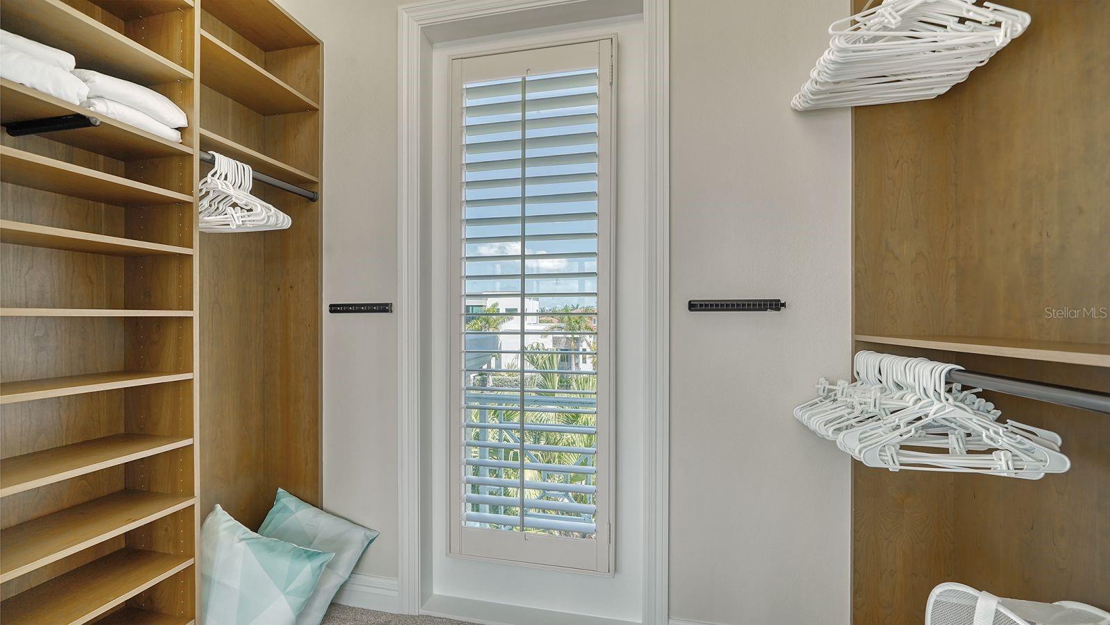 A4673592 Property Photo