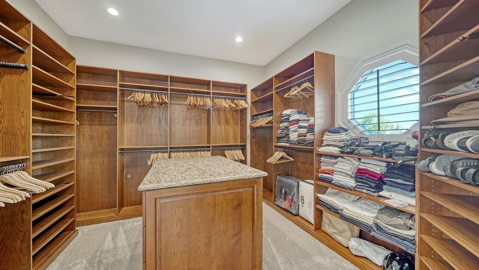 A4673592 Property Photo