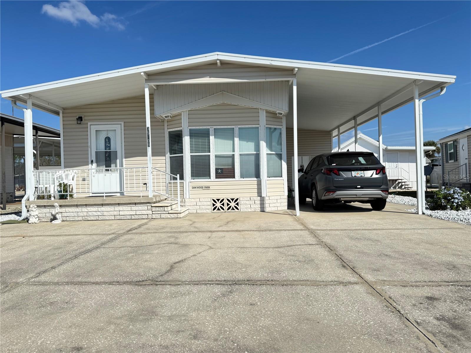 TB8452197 Property Photo