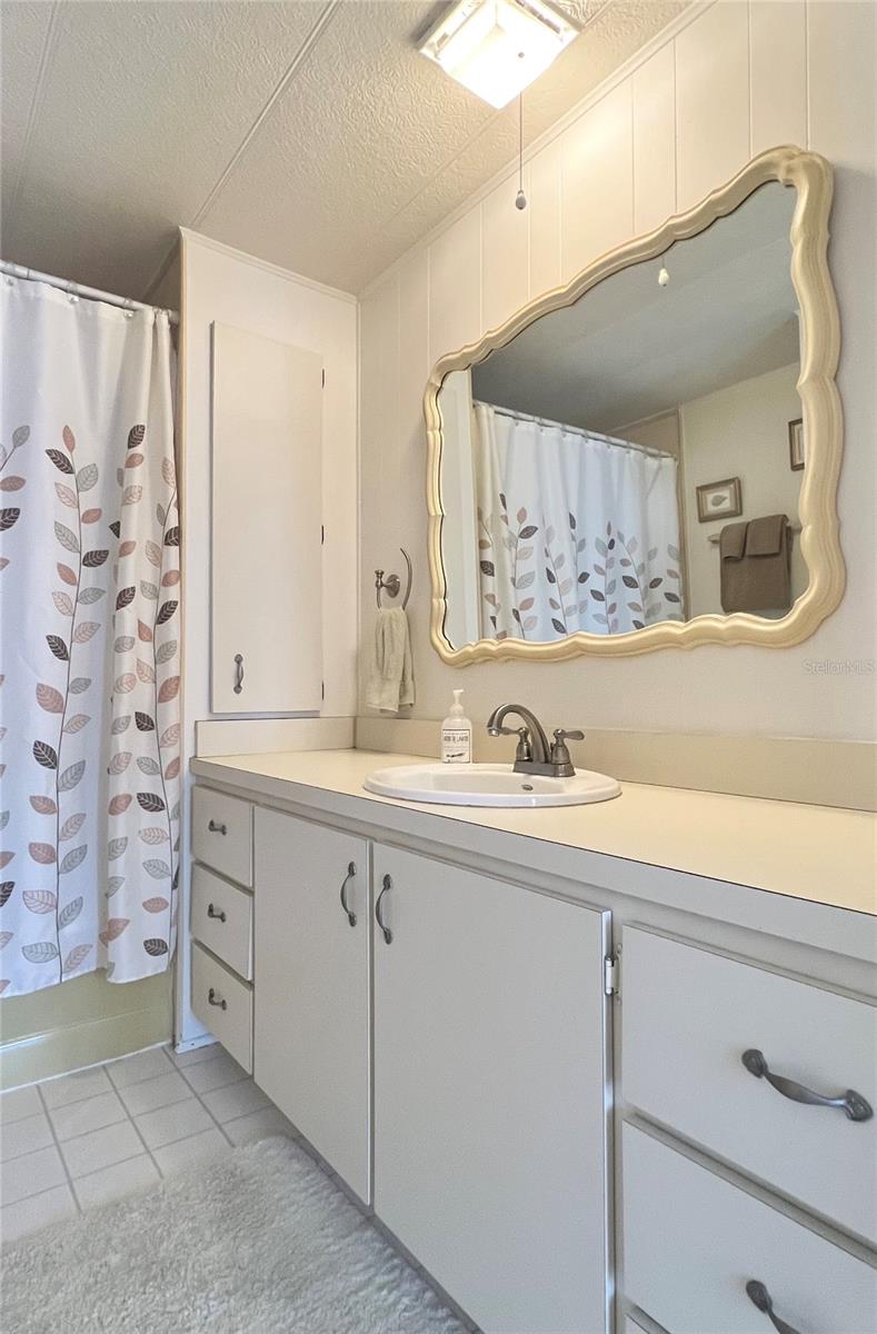 TB8452219 Property Photo