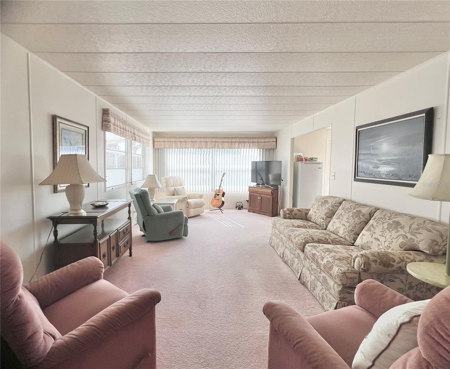 TB8452219 Property Photo