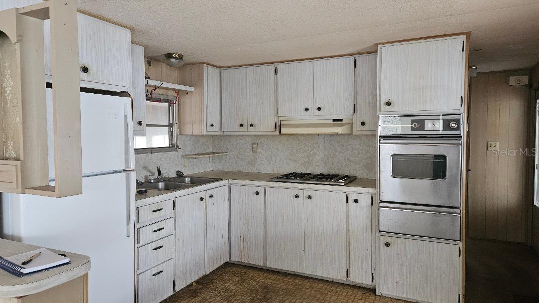 TB8452227 Property Photo