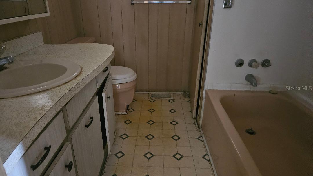 TB8452227 Property Photo