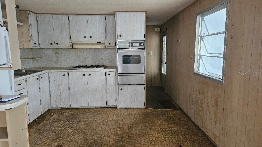 TB8452227 Property Photo