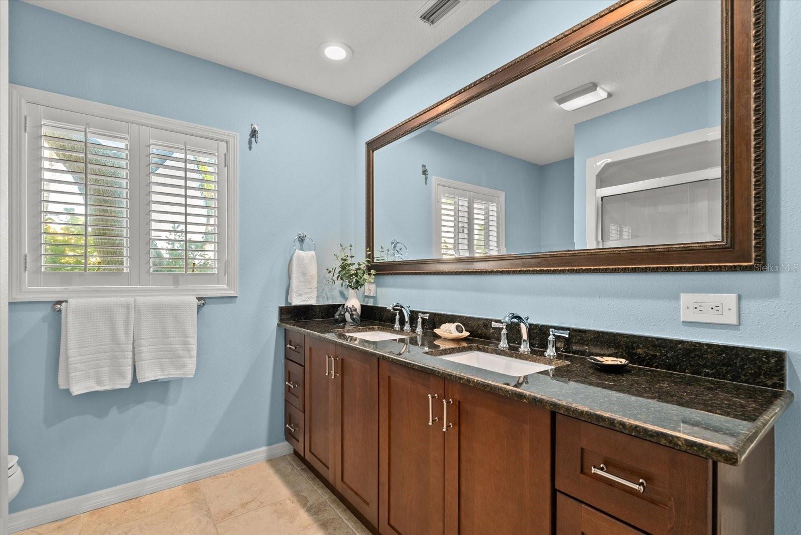 N6141722 Property Photo