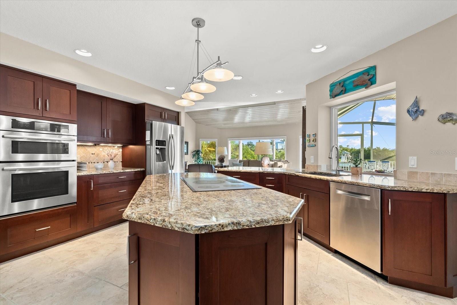 N6141722 Property Photo