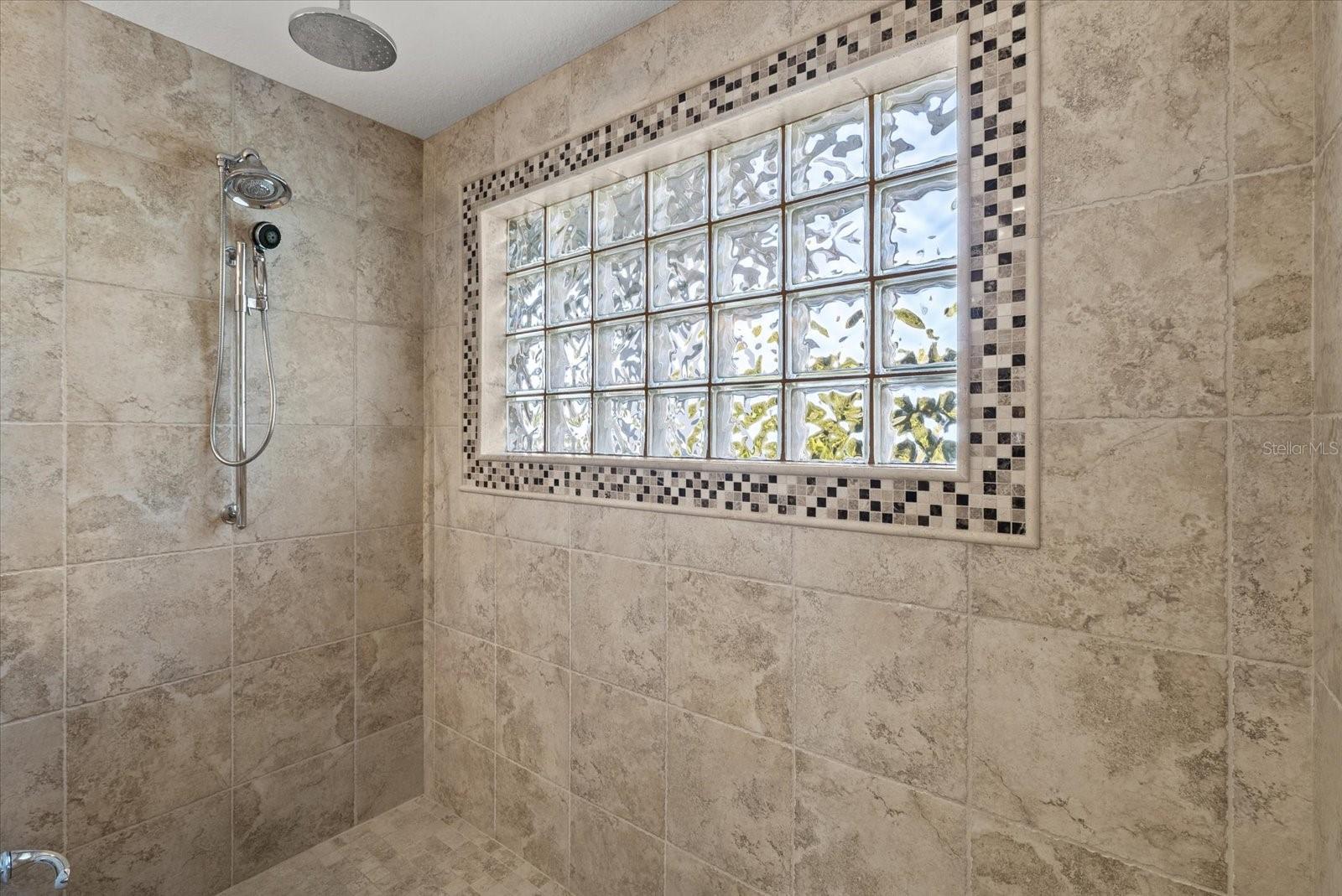 N6141722 Property Photo