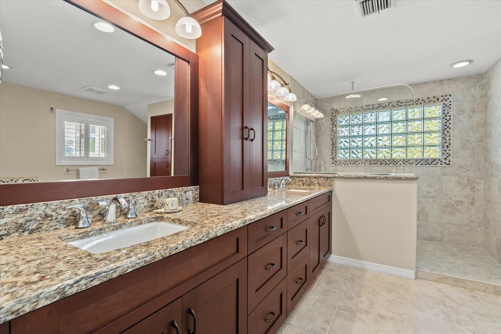 N6141722 Property Photo