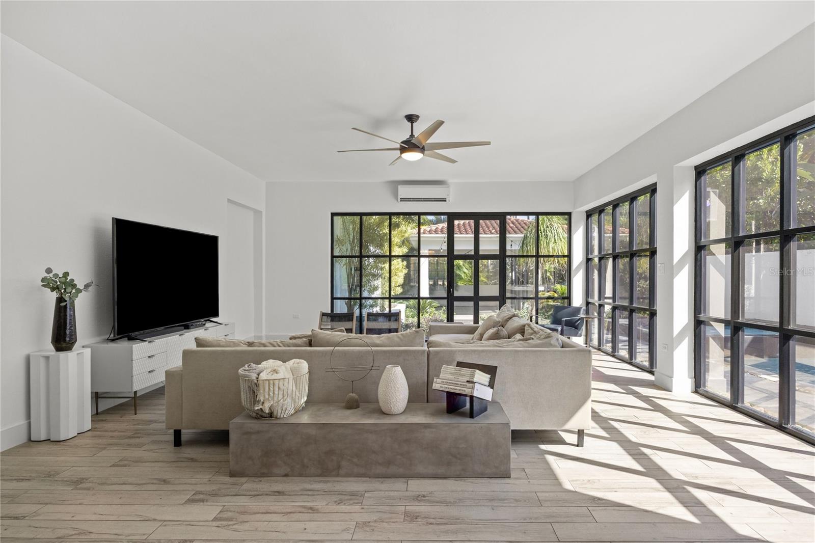 PR9117688 Property Photo