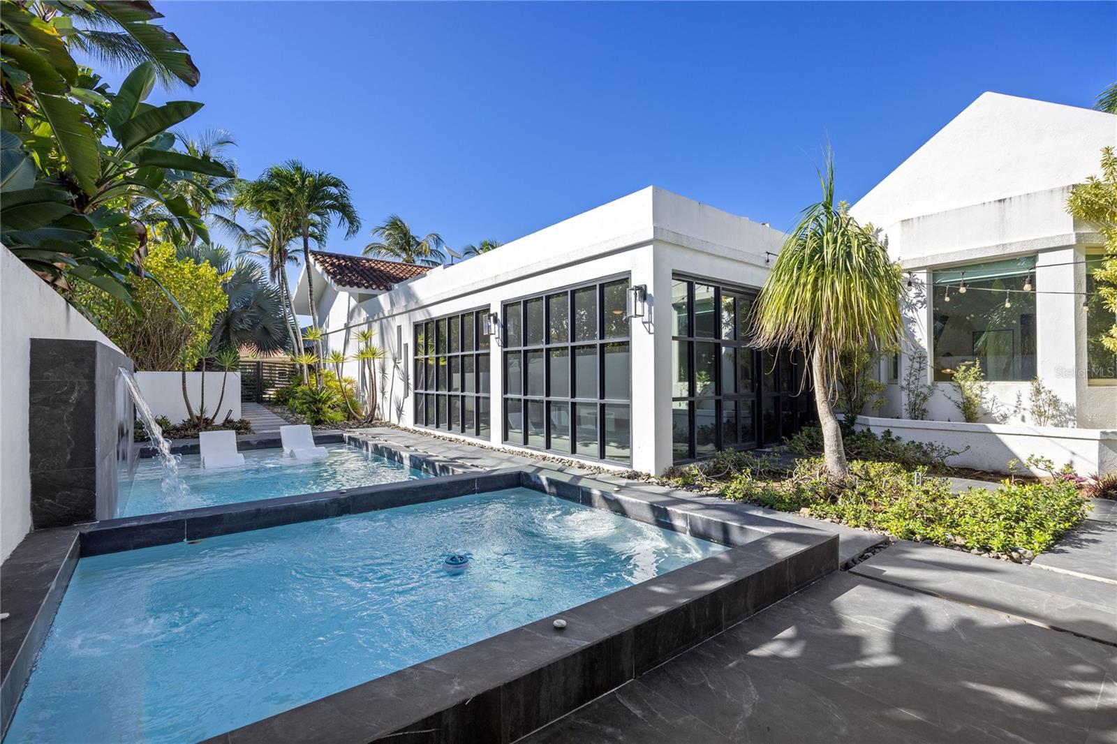 PR9117688 Property Photo