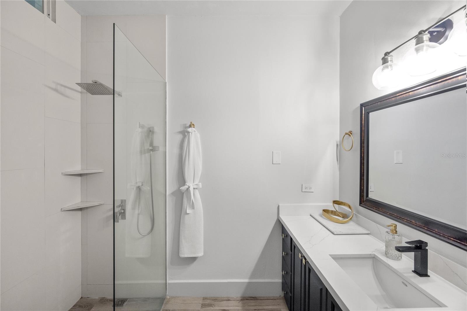 PR9117688 Property Photo