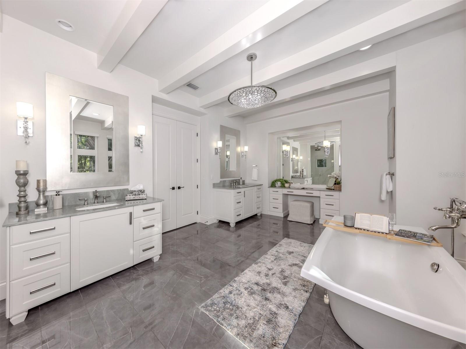 N6141724 Property Photo