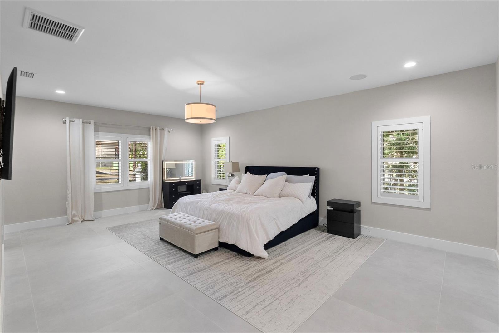 TB8452301 Property Photo