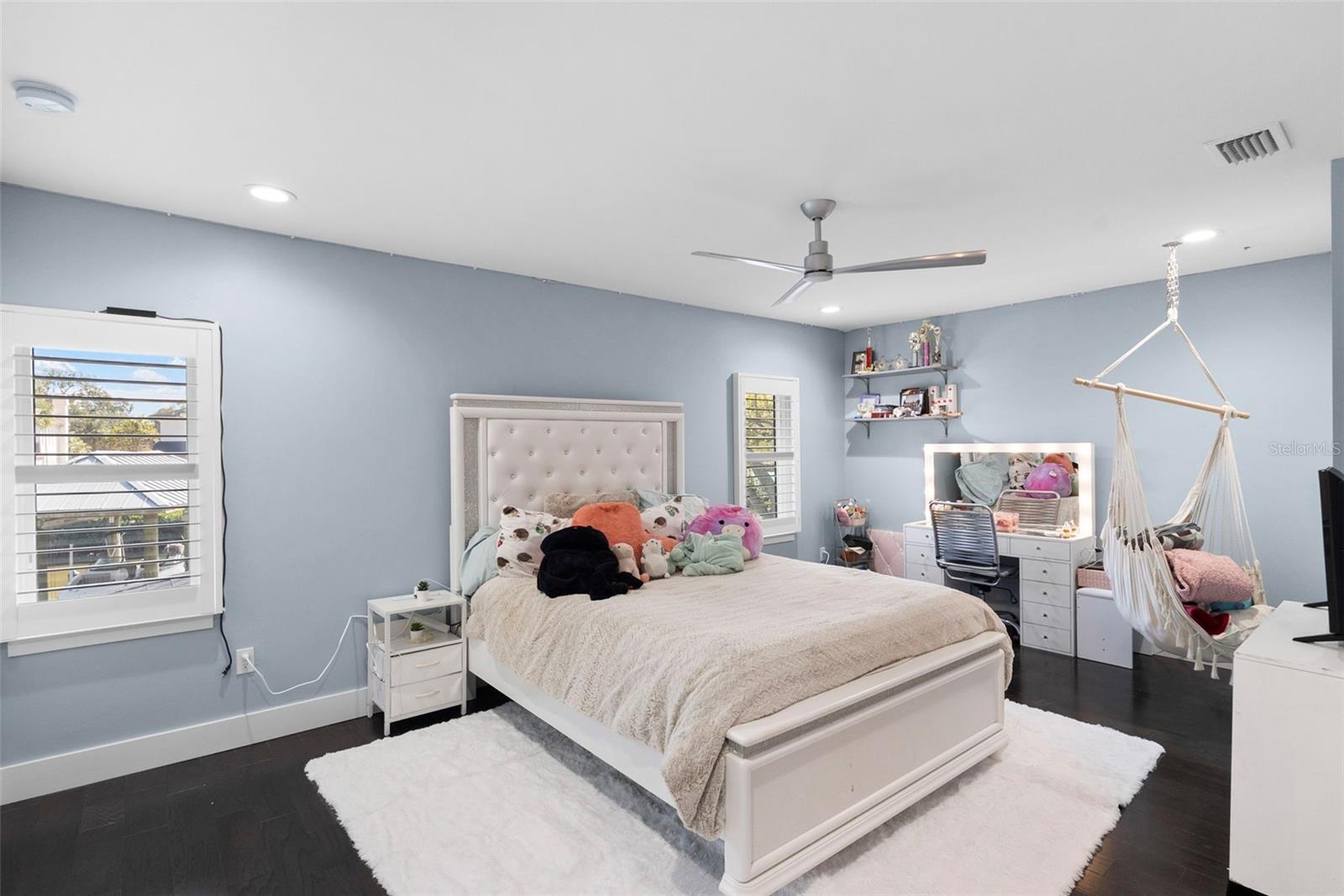 TB8452301 Property Photo