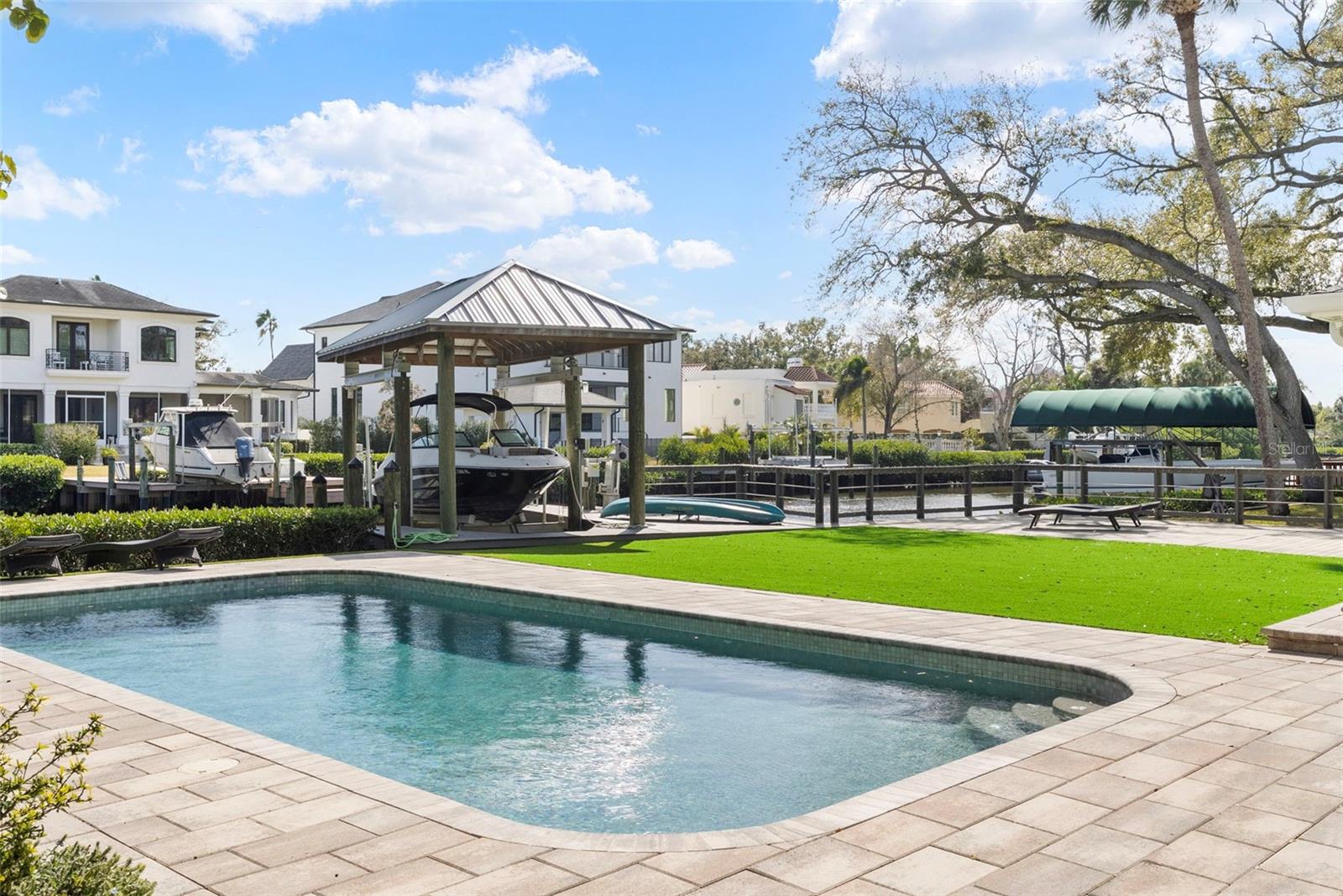 TB8452301 Property Photo