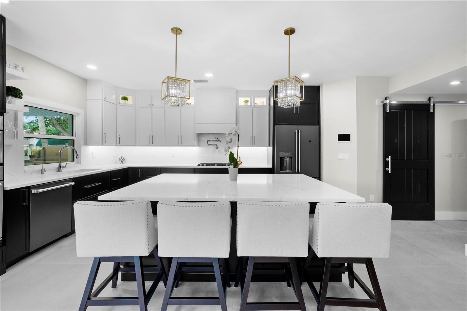 TB8452301 Property Photo