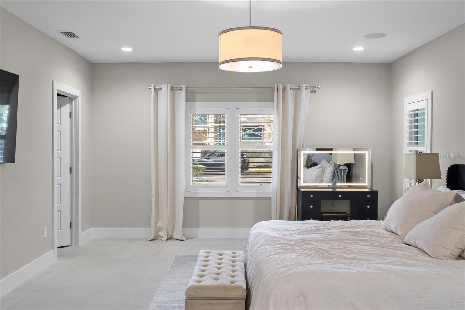 TB8452301 Property Photo