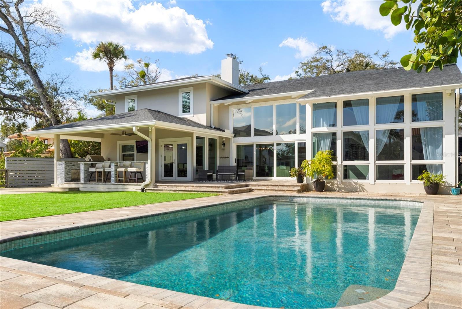 TB8452301 Property Photo