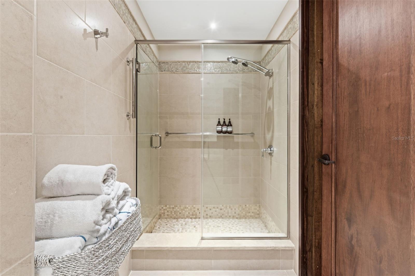 PR9117700 Property Photo