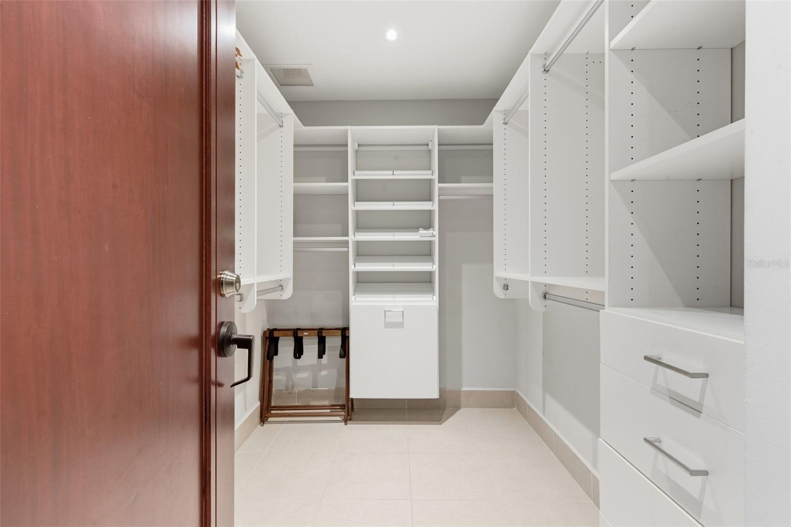 PR9117700 Property Photo