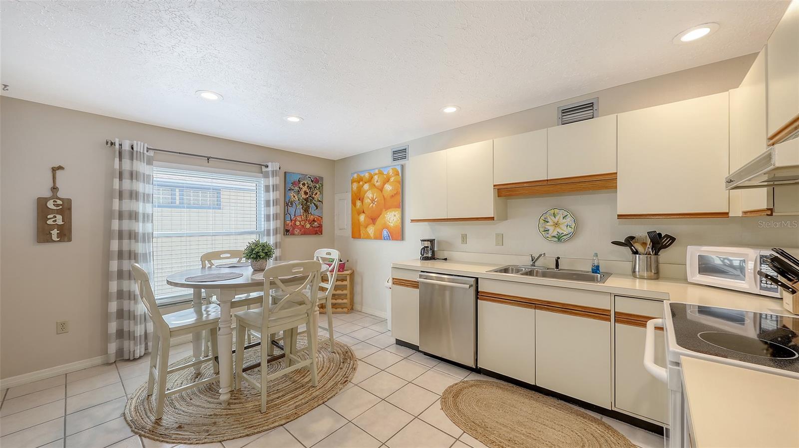 A4673661 Property Photo