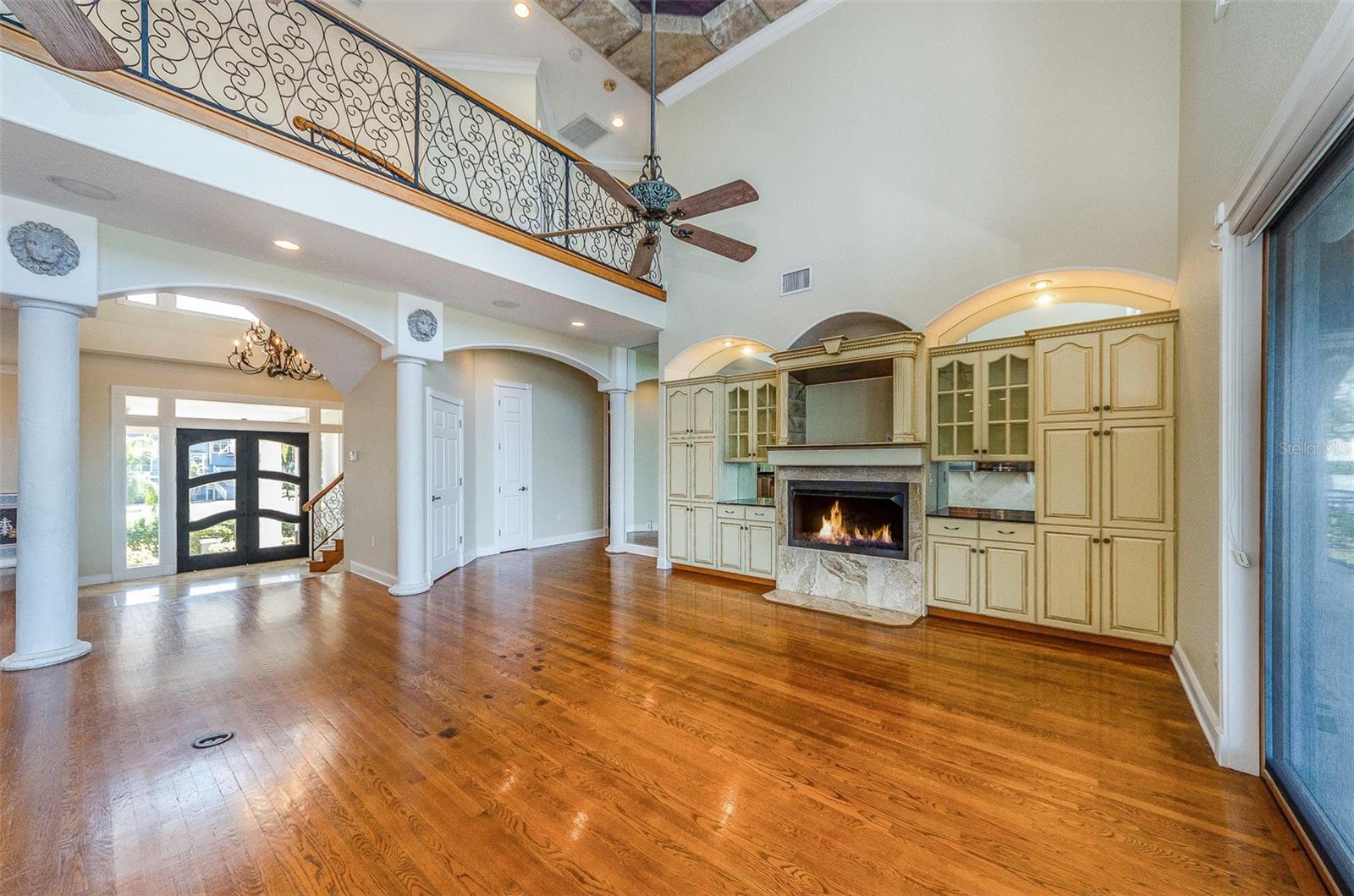 TB8452350 Property Photo