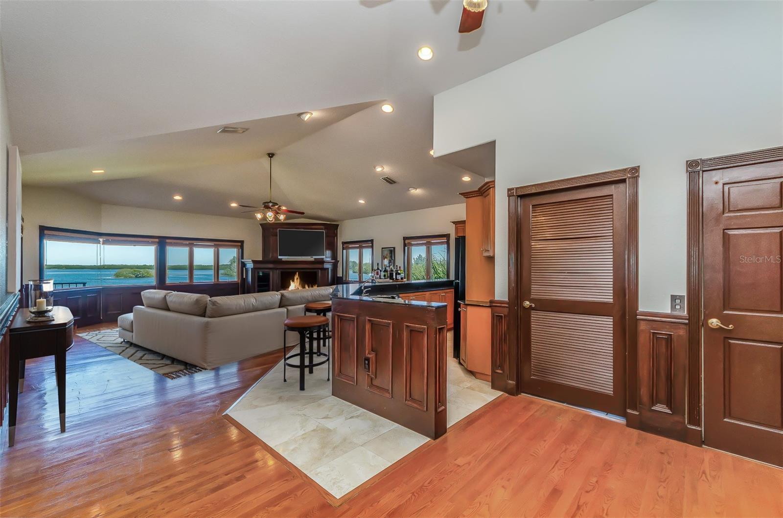 TB8452350 Property Photo