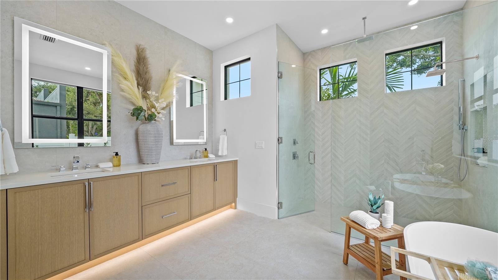 A4673707 Property Photo