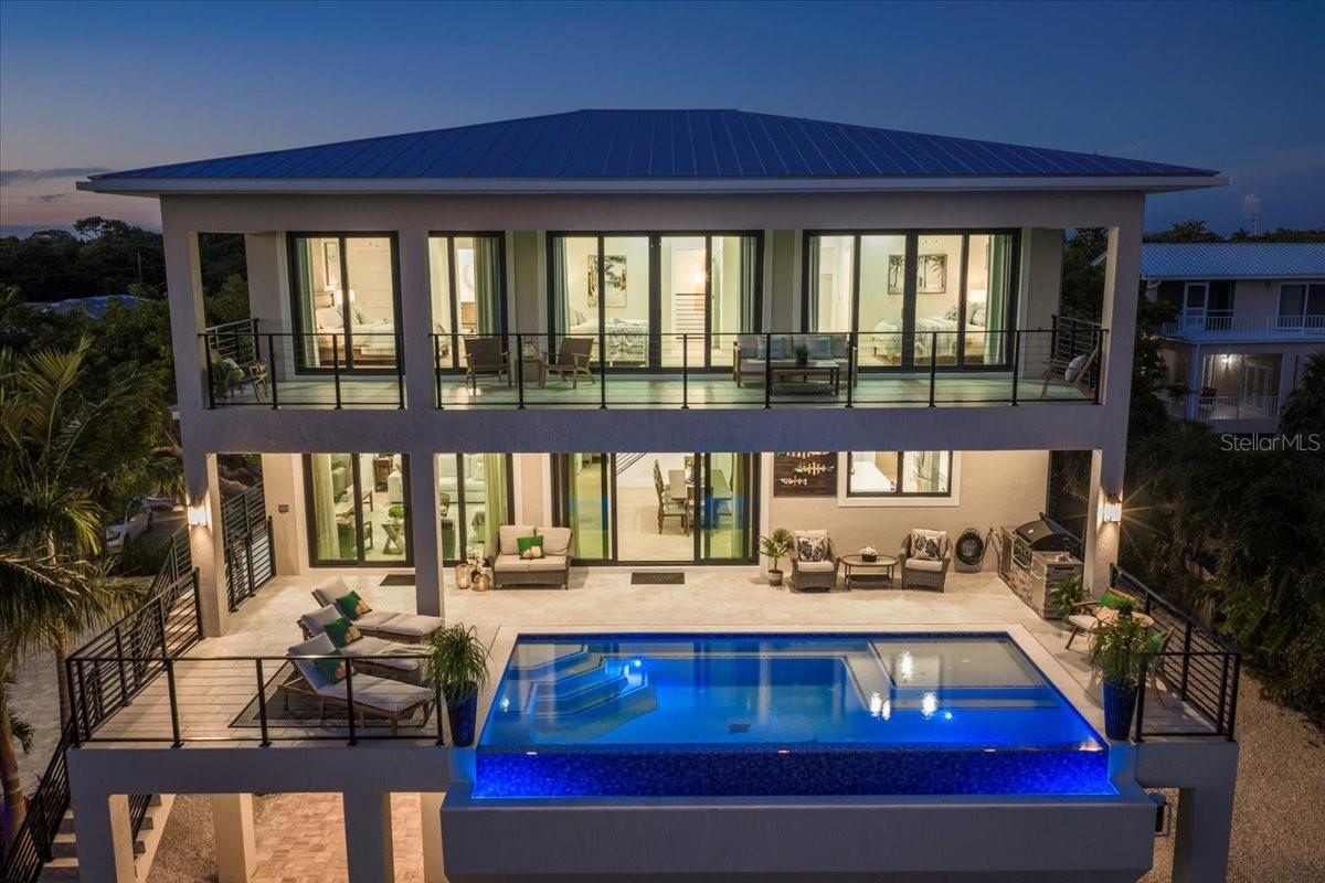 TB8452489 Property Photo