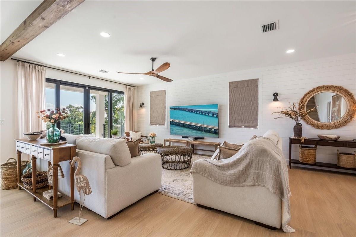 TB8452489 Property Photo