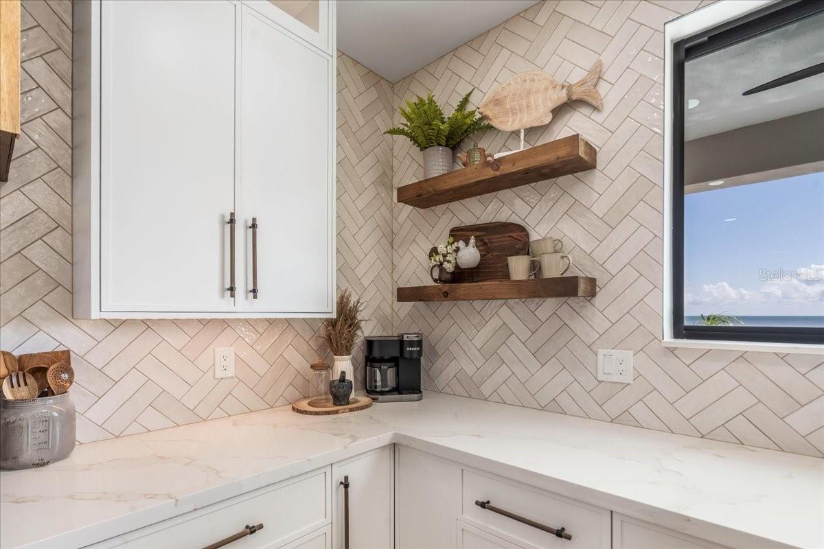 TB8452489 Property Photo