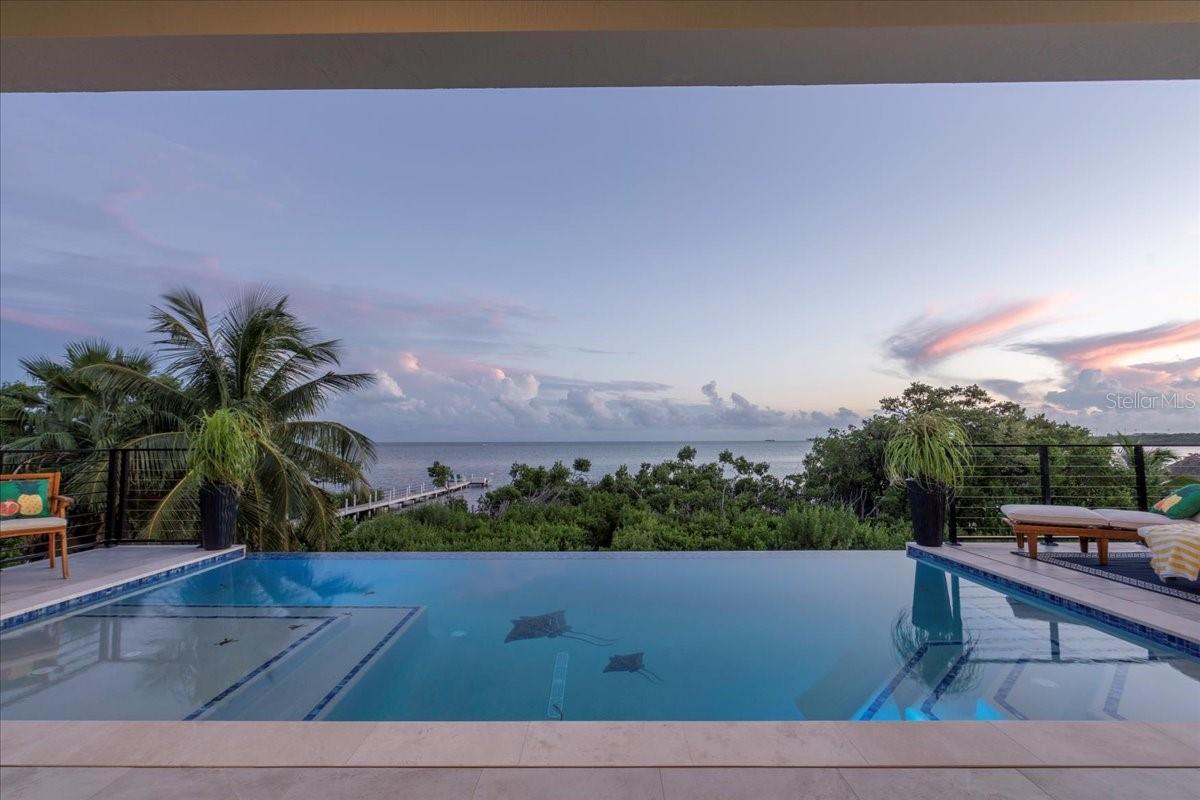 TB8452489 Property Photo