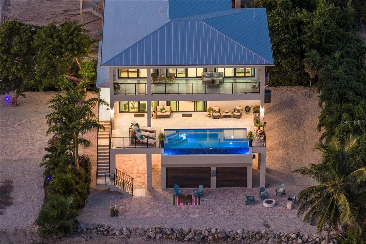 TB8452489 Property Photo