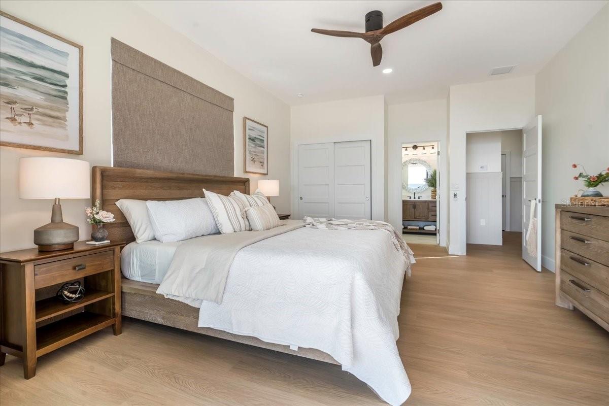 TB8452489 Property Photo