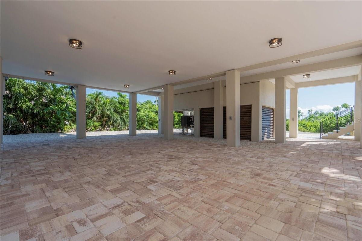 TB8452489 Property Photo