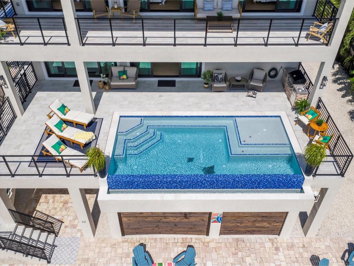 TB8452489 Property Photo